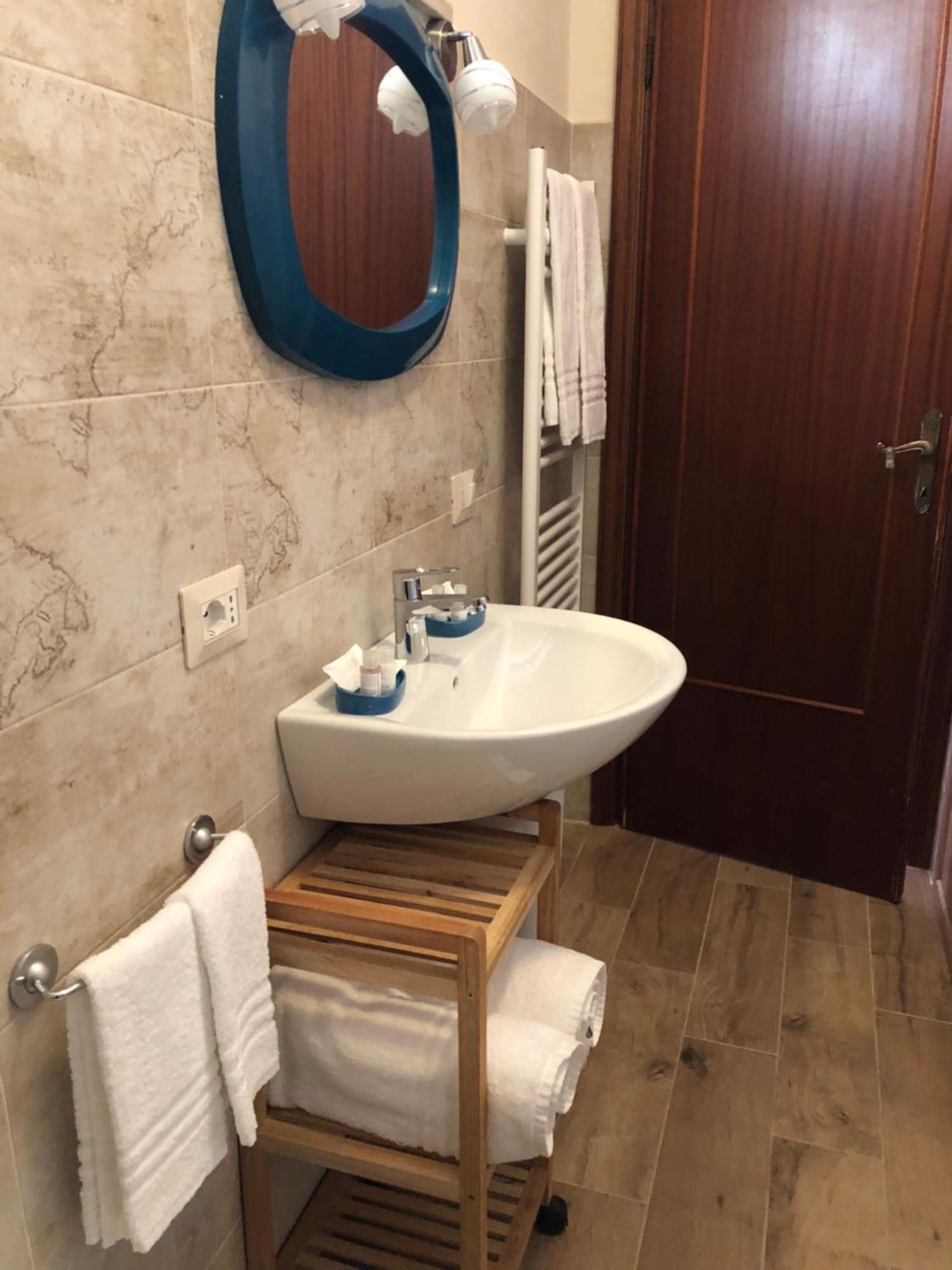Apartamento Casa Di Giose Con Garage Caprarola Exterior foto